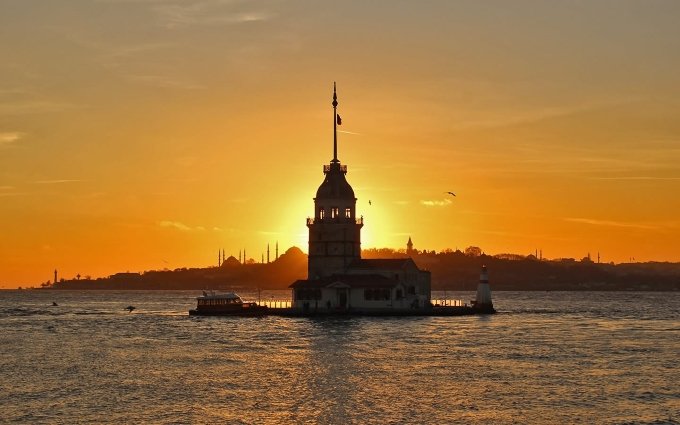 Puesta de sol en Estambul | MCAN Health trasplante capilar Turquía