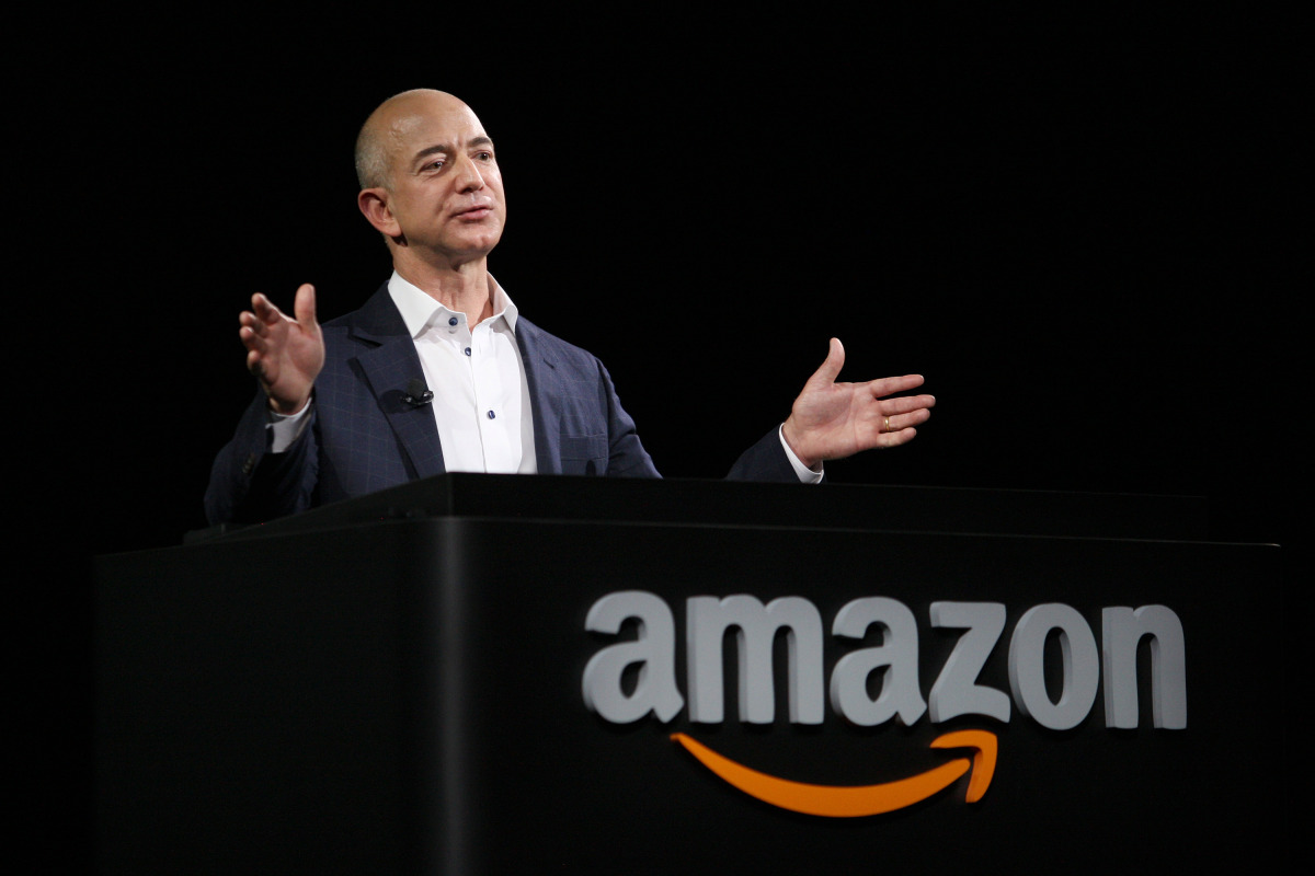 Jeff Bezos Bald talking in Amazon 