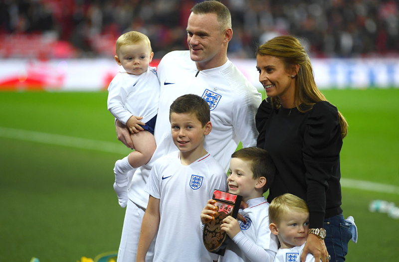wayne rooney hair now with his family 