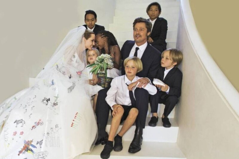 Angelina Jolie Plastic Surgery: Slight Touches for Superstardom 11 angelina jolie brad pitt marriage e1644406028532 Angelina Jolie and Brad Pitt's wedding Ceremony