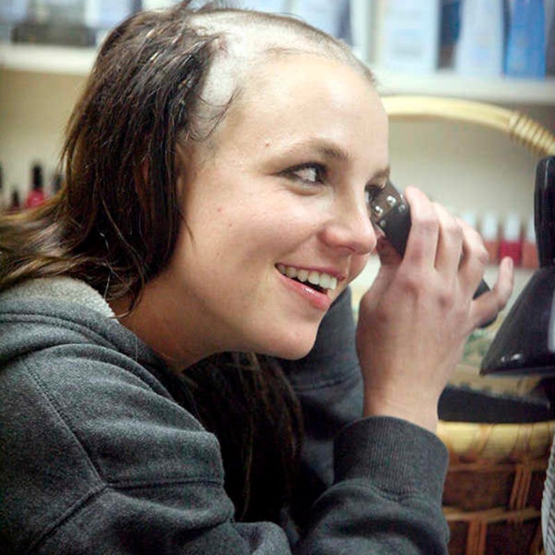 Britney Spears Cutting Her Own Hair