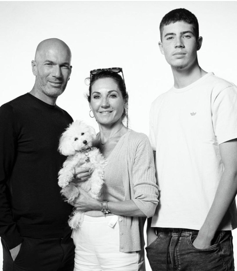 Spotted Undercover: Zidane Hair Transplant in Istanbul! 2 zidane hair loss 2022 Zidane and his family 2022