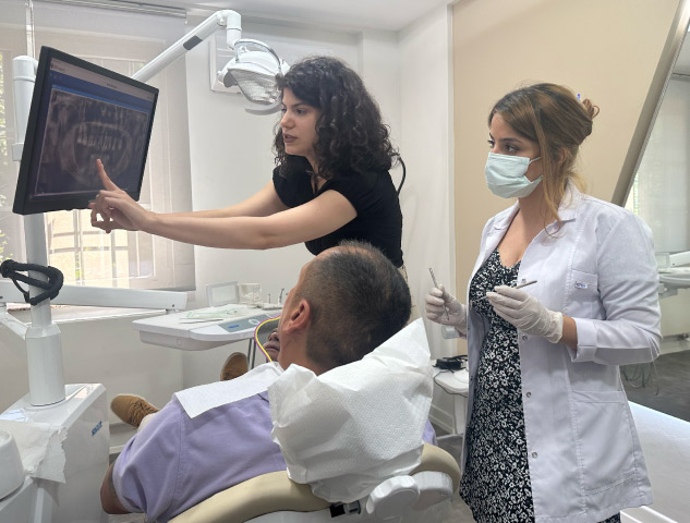 la dentista de MCAN Health 